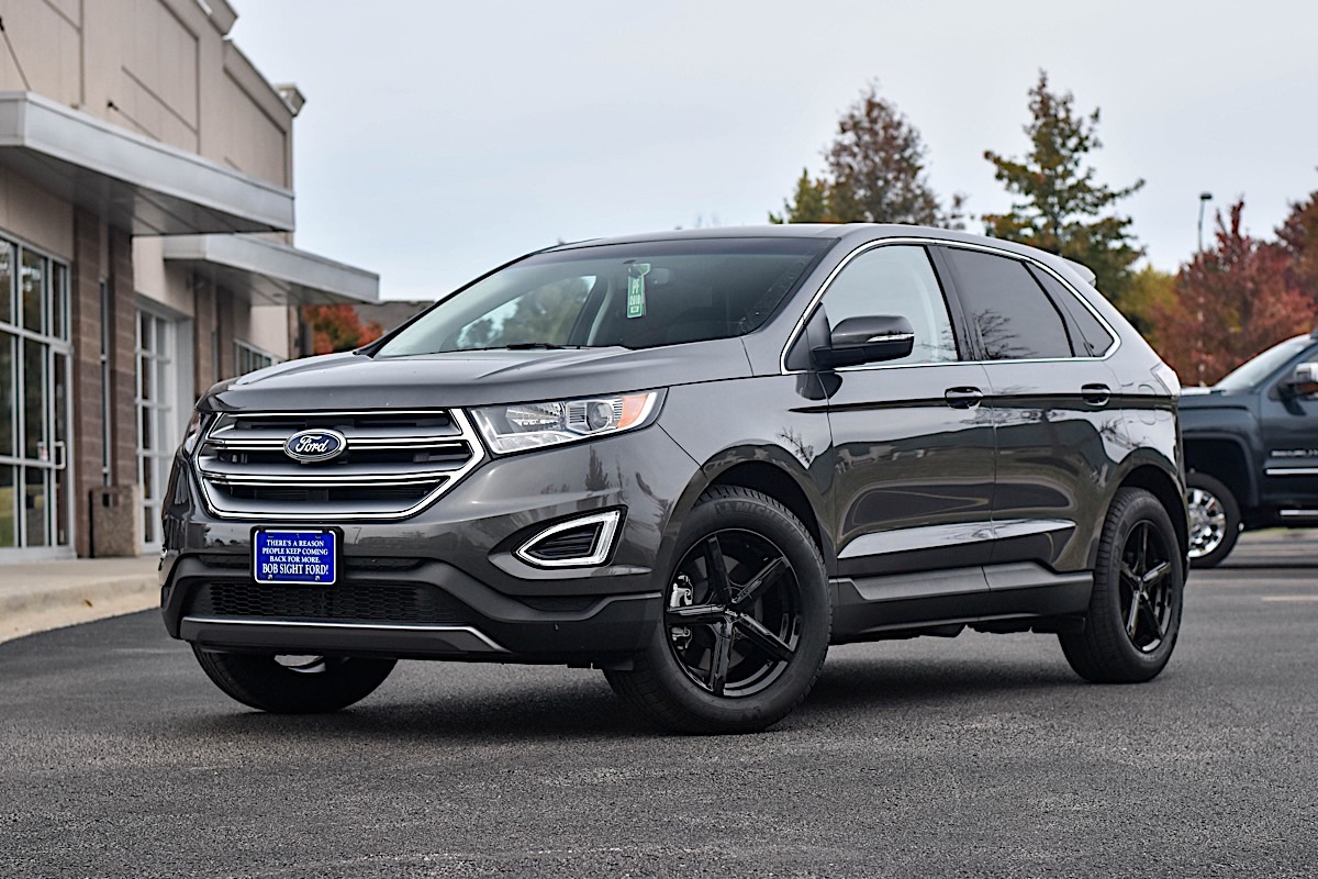 Ford Edge with American Racing AR921 Trigger